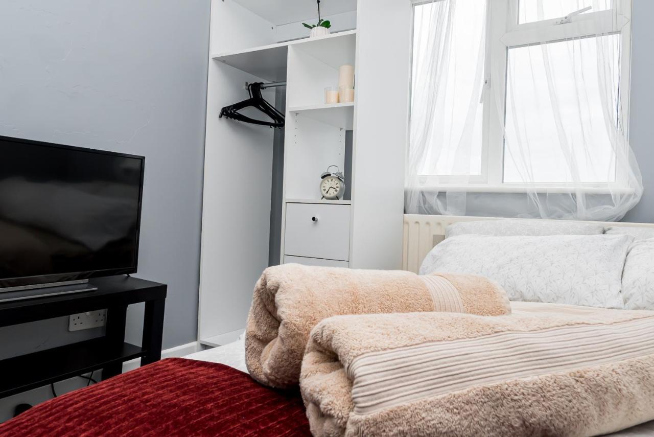 Shirley House 2, Self Catering Guest House, Self Check In, Smart Locks, 10 Min Walk To Southampton General, Aspire And Princess Anne Hospitals, Access To Fully Equipped Kitchen, Excellent Transport Links, Ideal For Longer Stays And Hospital Shifts Exterior foto