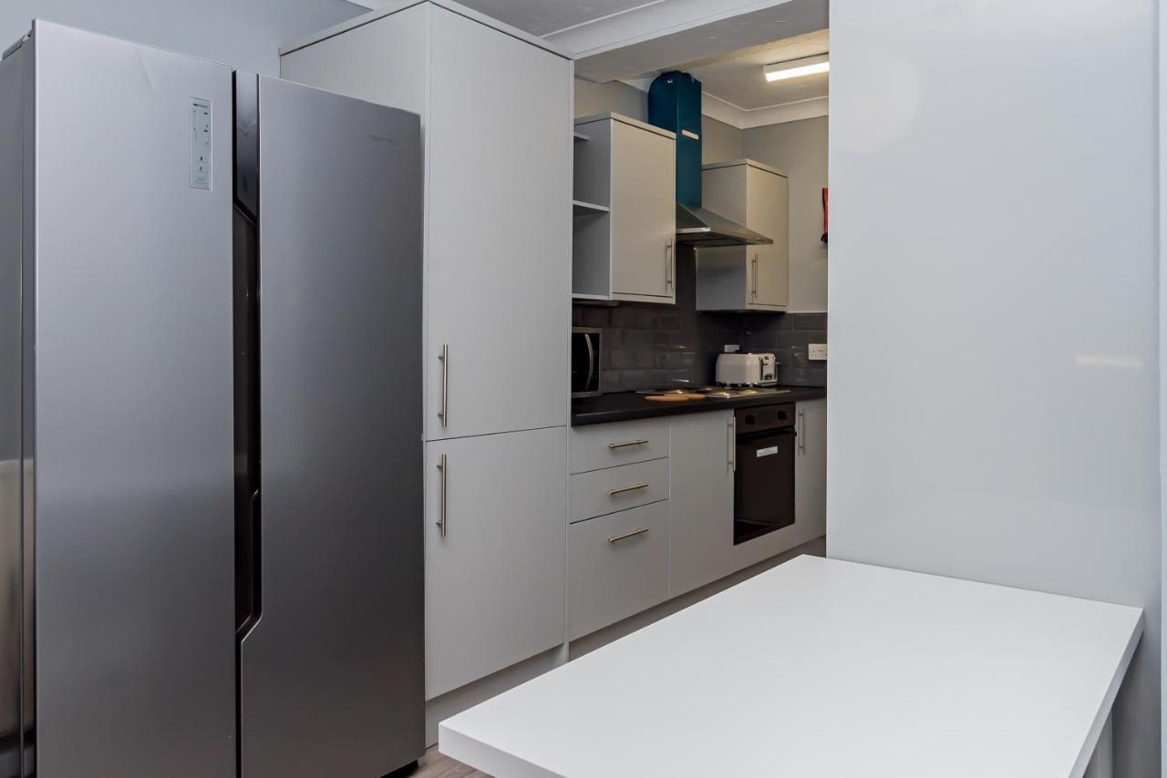 Shirley House 2, Self Catering Guest House, Self Check In, Smart Locks, 10 Min Walk To Southampton General, Aspire And Princess Anne Hospitals, Access To Fully Equipped Kitchen, Excellent Transport Links, Ideal For Longer Stays And Hospital Shifts Exterior foto