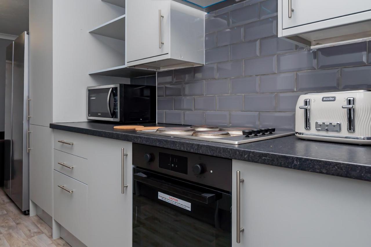 Shirley House 2, Self Catering Guest House, Self Check In, Smart Locks, 10 Min Walk To Southampton General, Aspire And Princess Anne Hospitals, Access To Fully Equipped Kitchen, Excellent Transport Links, Ideal For Longer Stays And Hospital Shifts Exterior foto